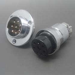 kit: plug with flange on device+socket on cable