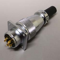 kit: plug on cable+socket with flange on device
